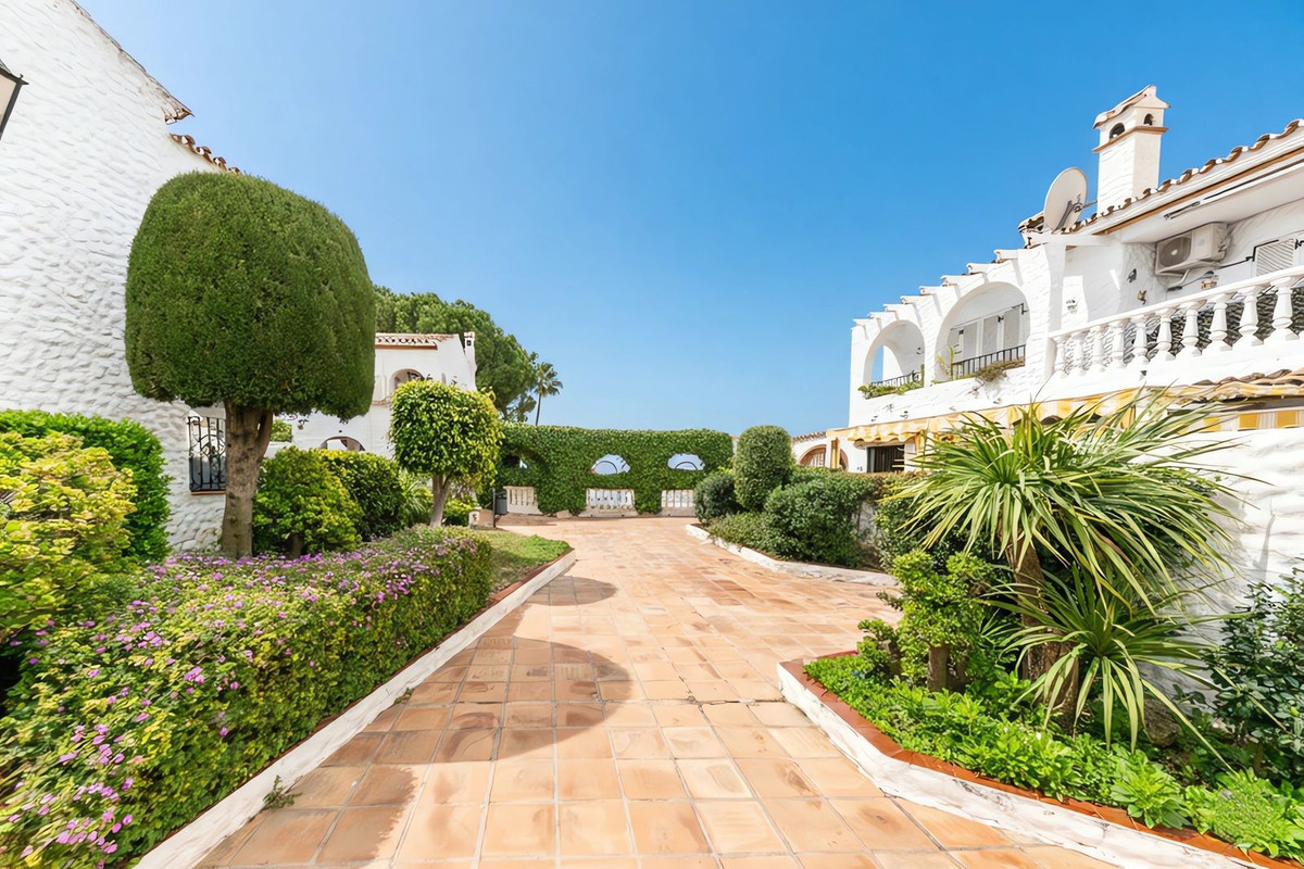2 Bed Apartment for sale in Benalmadena Pueblo Costa Del Sol, Málaga, Spain