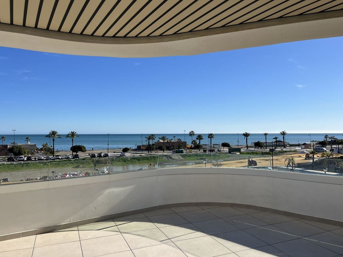 Se vende Apartamento Planta Media de 3 dormitorios en Costa Del Sol, Málaga, España