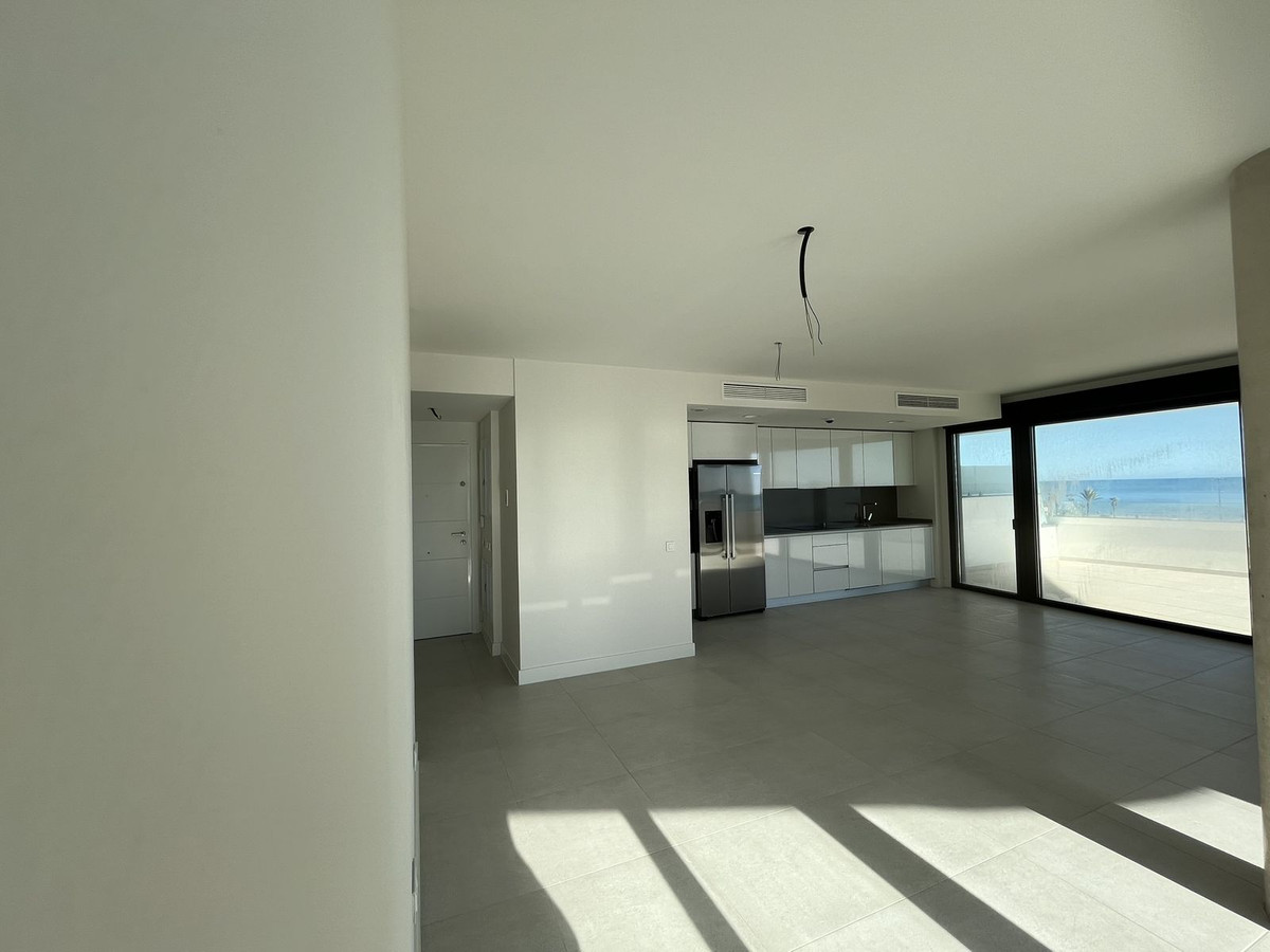 Se vende Apartamento Planta Media de 3 dormitorios en Costa Del Sol, Málaga, España