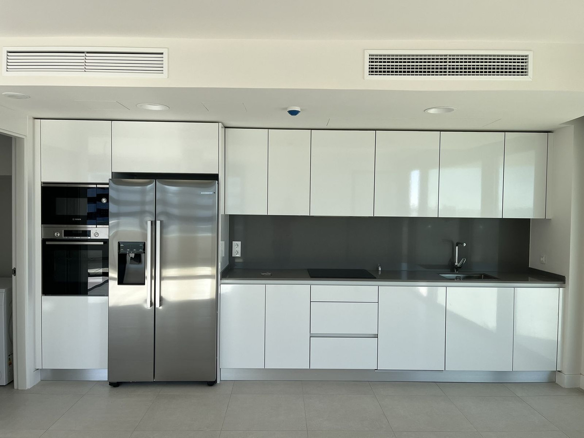 Se vende Apartamento Planta Media de 3 dormitorios en Costa Del Sol, Málaga, España