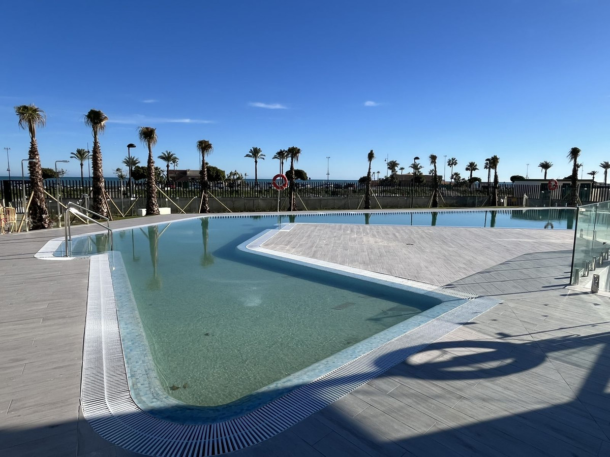 Se vende Apartamento Planta Media de 3 dormitorios en Costa Del Sol, Málaga, España