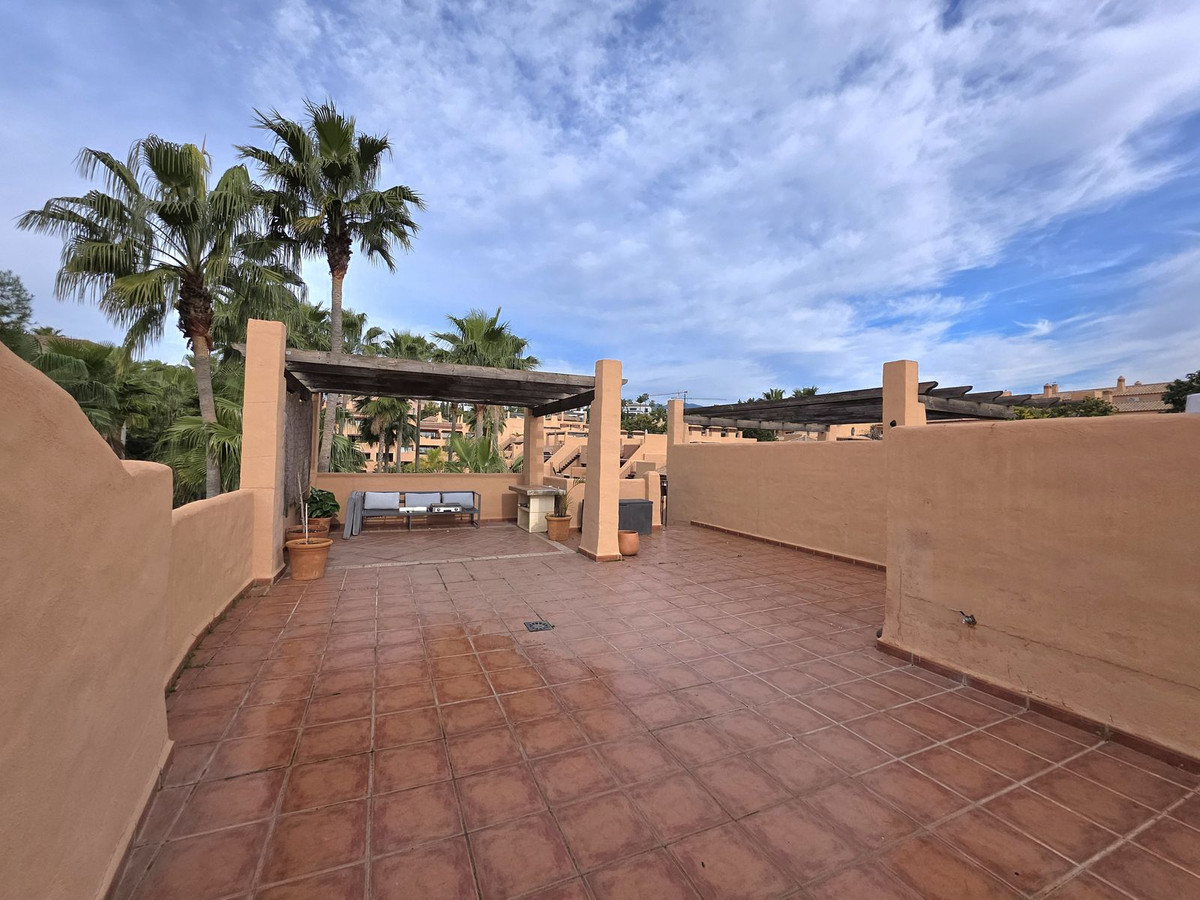 2 Bed Apartment for sale in Estepona Costa Del Sol, Málaga, Spain