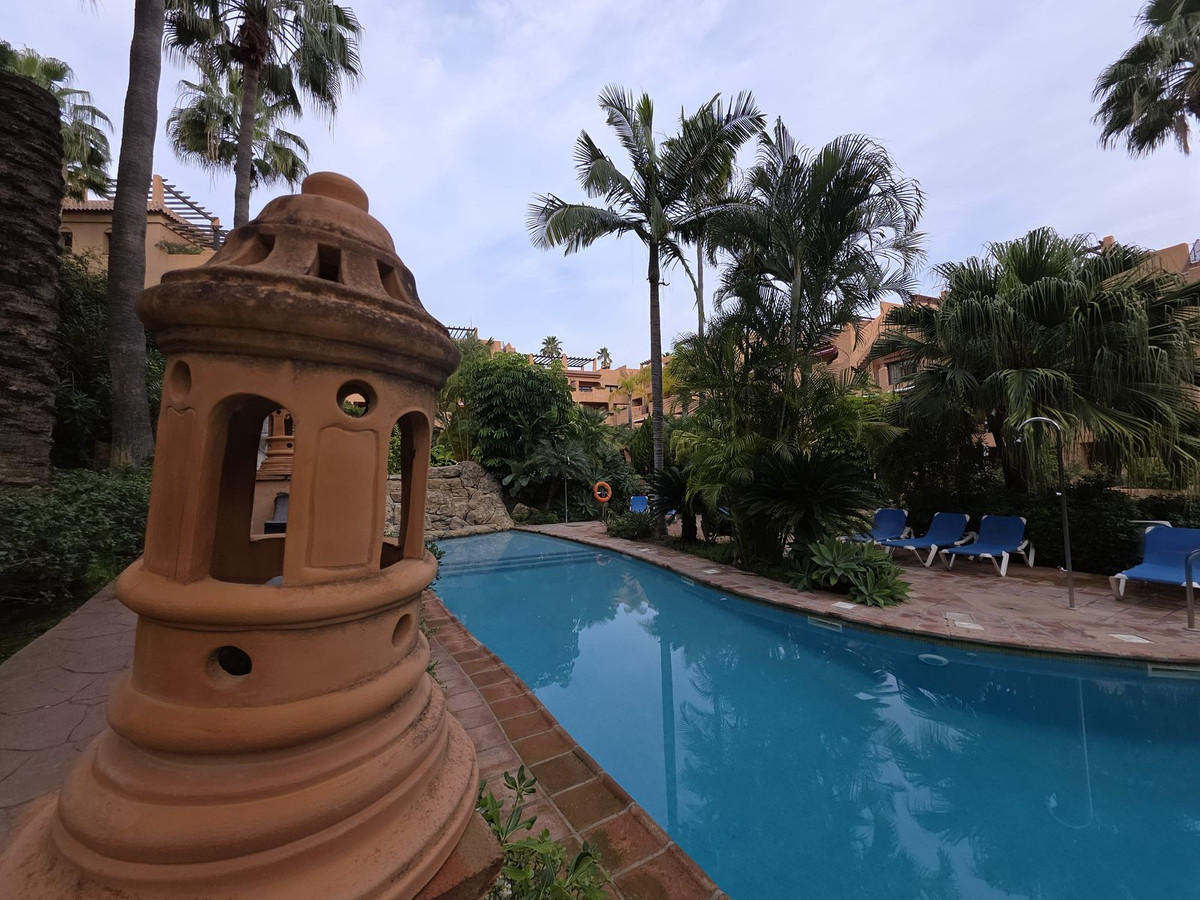 2 Bed Apartment for sale in Estepona Costa Del Sol, Málaga, Spain