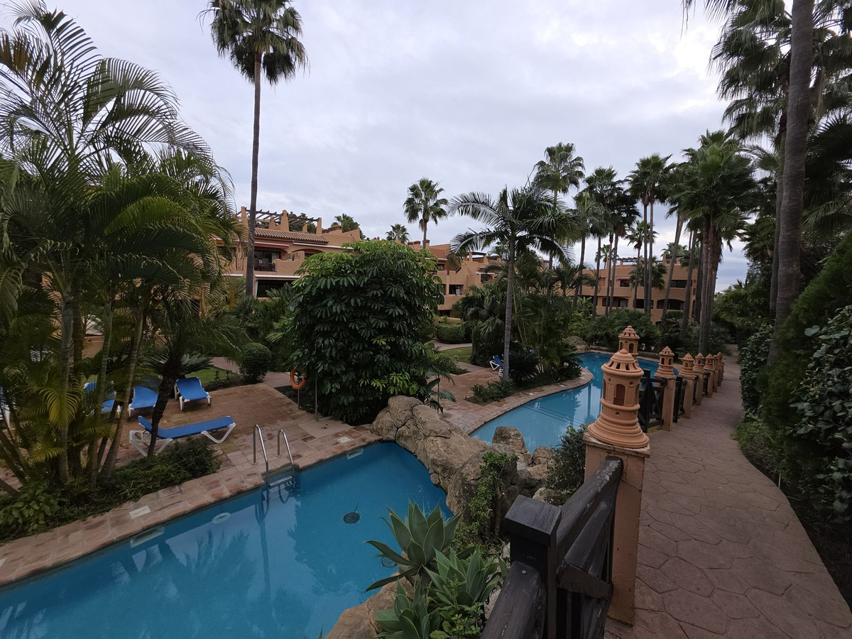 2 Bed Apartment for sale in Estepona Costa Del Sol, Málaga, Spain