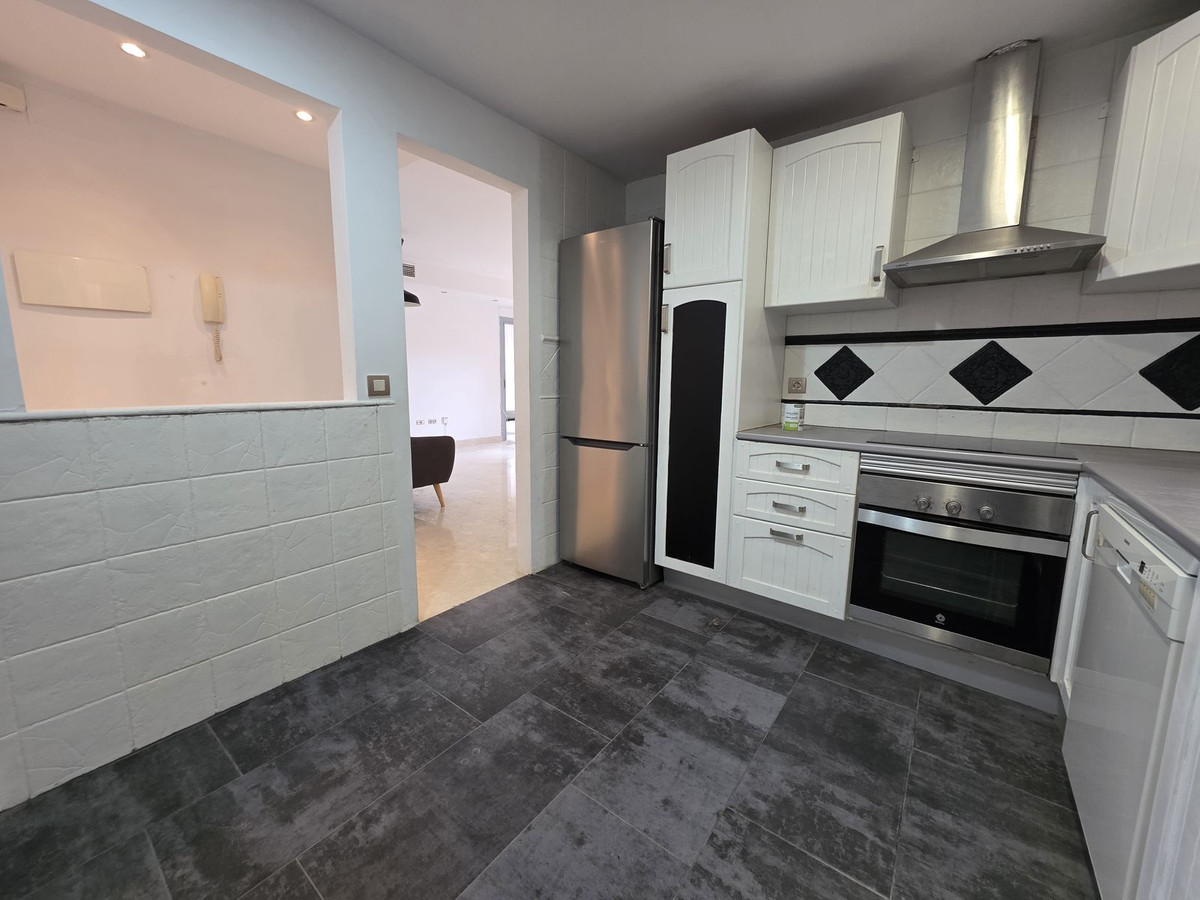2 Bed Apartment for sale in Estepona Costa Del Sol, Málaga, Spain