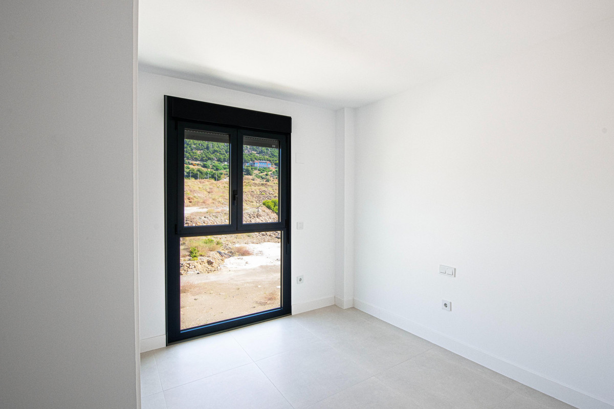 3 Bed Apartment for sale in Fuengirola Costa Del Sol, Málaga, Spain