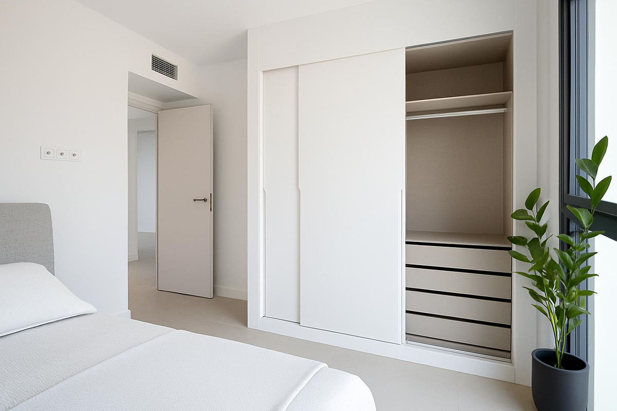 3 Bed Apartment for sale in Fuengirola Costa Del Sol, Málaga, Spain