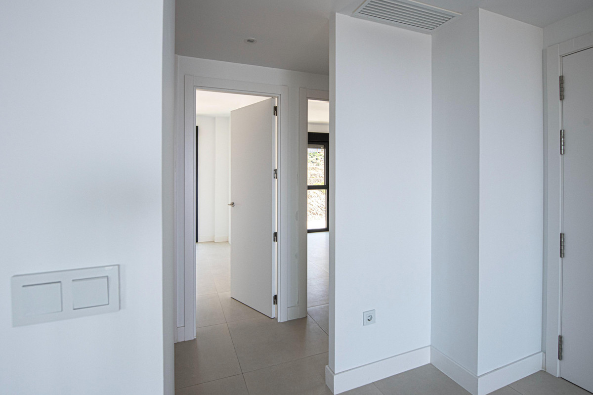 3 Bed Apartment for sale in Fuengirola Costa Del Sol, Málaga, Spain