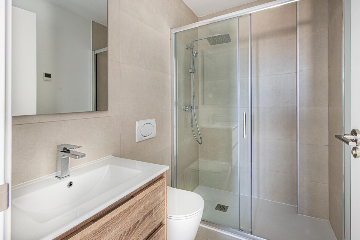 3 Bed Apartment for sale in Fuengirola Costa Del Sol, Málaga, Spain