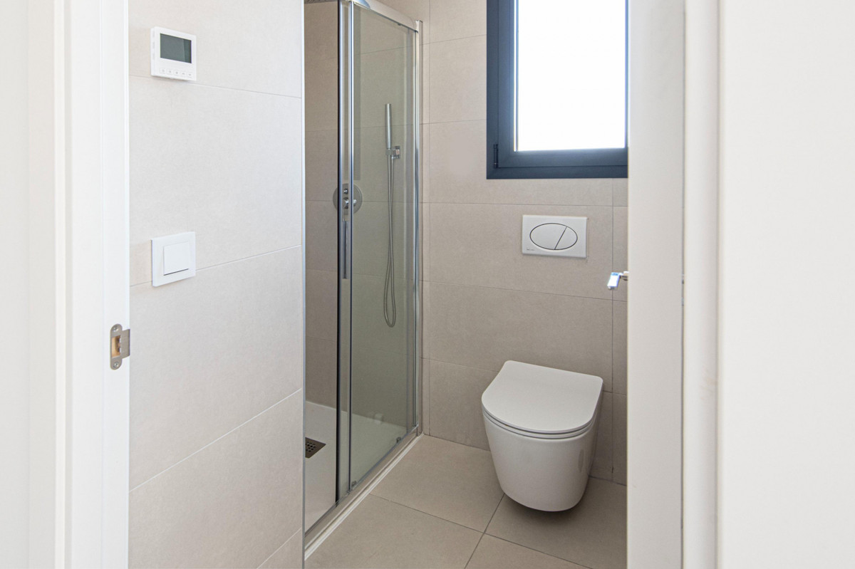 3 Bed Apartment for sale in Fuengirola Costa Del Sol, Málaga, Spain