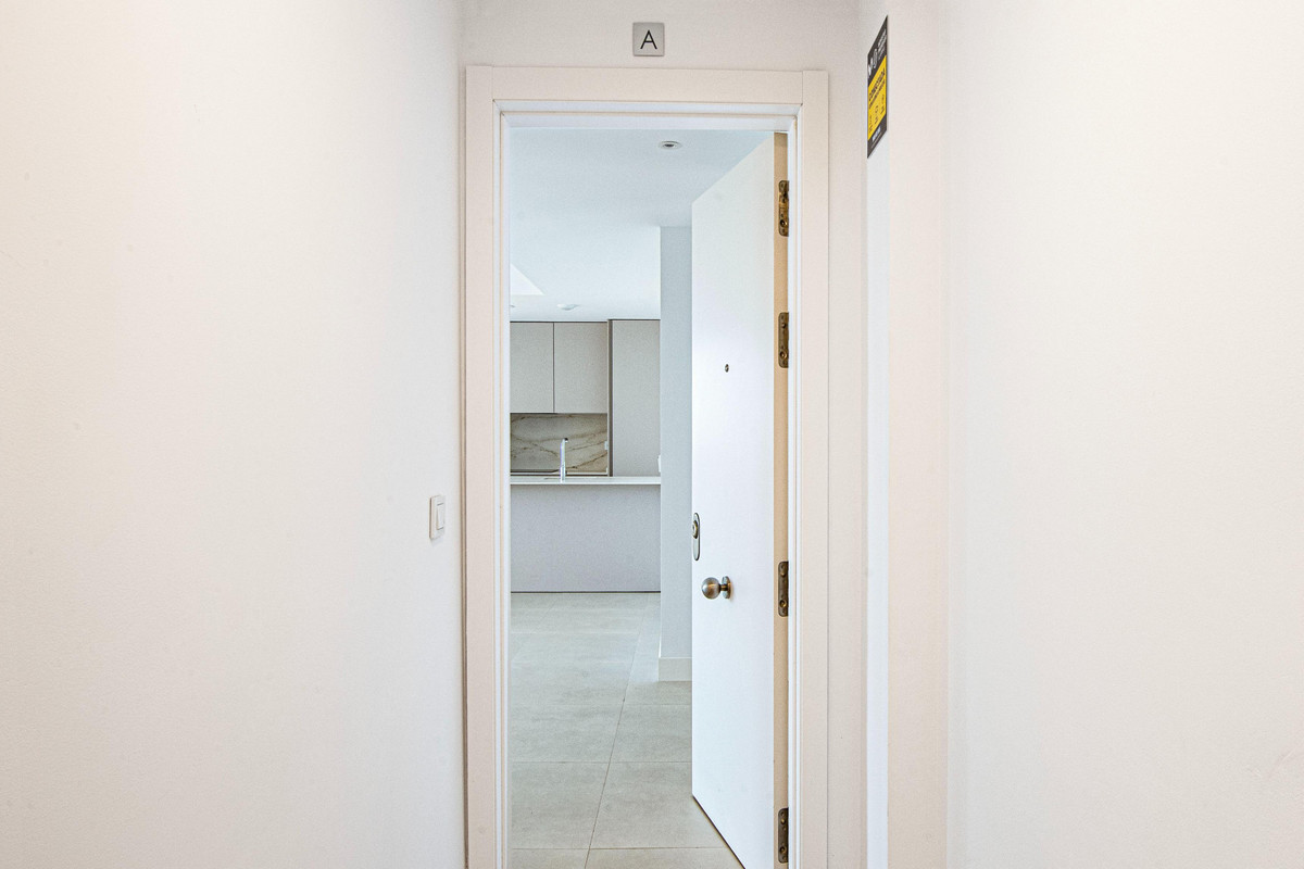 3 Bed Apartment for sale in Fuengirola Costa Del Sol, Málaga, Spain