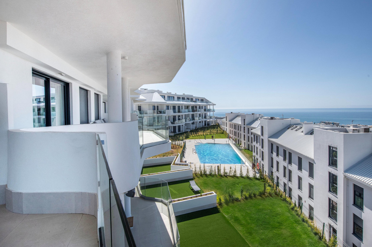 3 Bed Apartment for sale in Fuengirola Costa Del Sol, Málaga, Spain