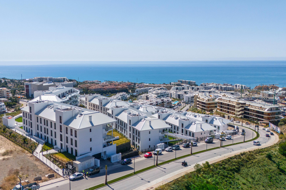 3 Bed Apartment for sale in Fuengirola Costa Del Sol, Málaga, Spain