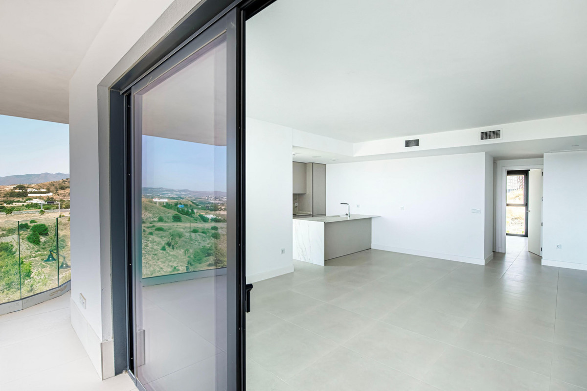 3 Bed Apartment for sale in Fuengirola Costa Del Sol, Málaga, Spain