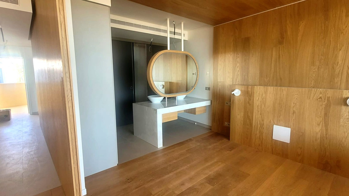 2 Bed Apartment for sale in Fuengirola Costa Del Sol, Málaga, Spain