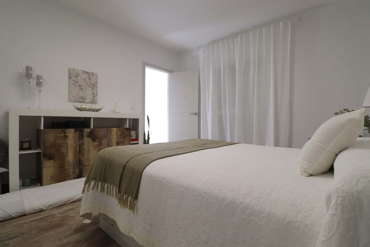 4 Bed Townhouse for sale in Villamartin Costa Blanca, Alicante, Spain