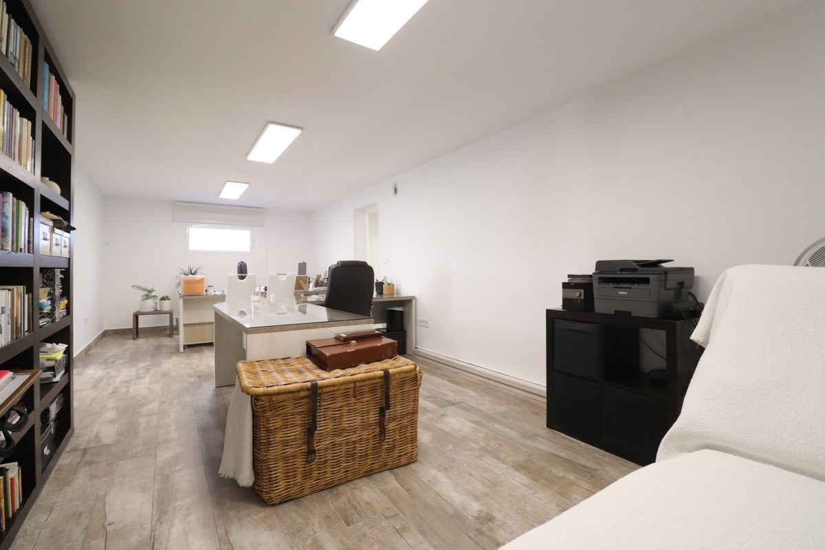 4 Bed Townhouse for sale in Villamartin Costa Blanca, Alicante, Spain
