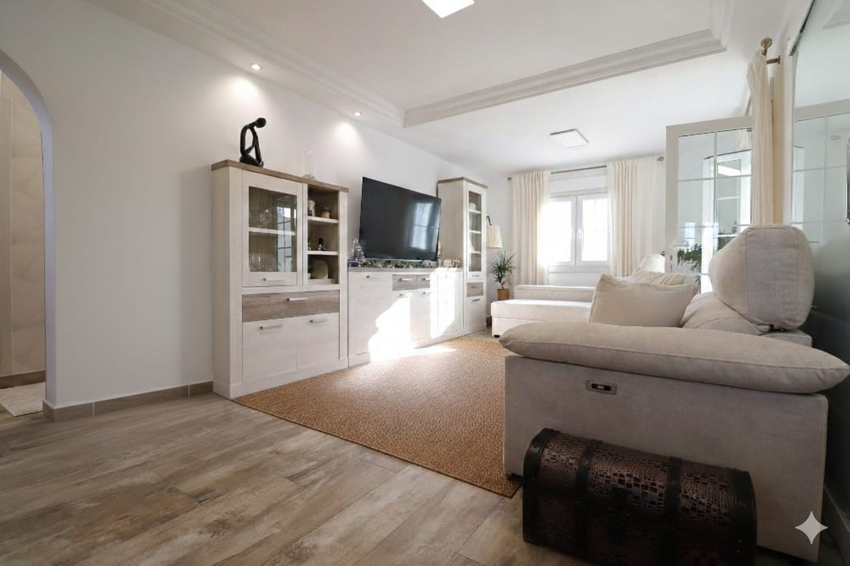 4 Bed Townhouse for sale in Villamartin Costa Blanca, Alicante, Spain