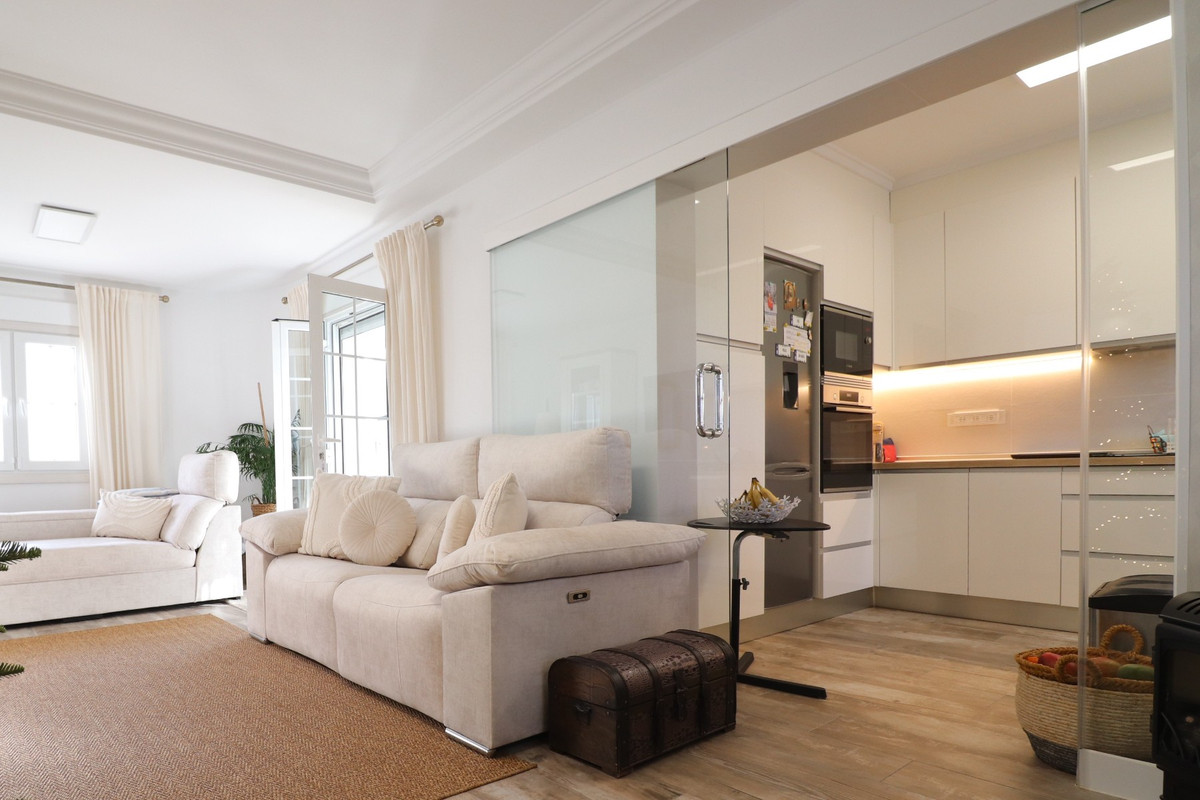 4 Bed Townhouse for sale in Villamartin Costa Blanca, Alicante, Spain