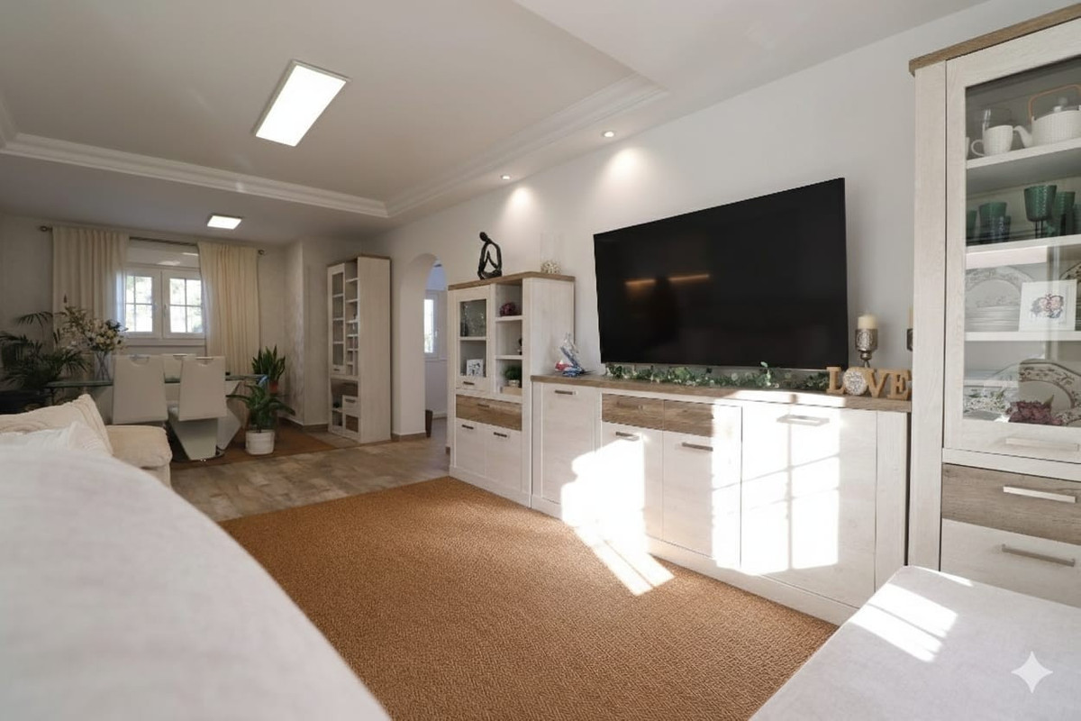 4 Bed Townhouse for sale in Villamartin Costa Blanca, Alicante, Spain