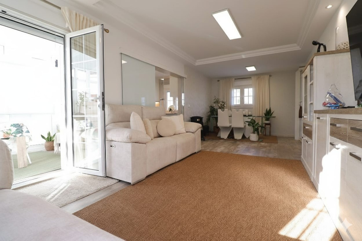 4 Bed Townhouse for sale in Villamartin Costa Blanca, Alicante, Spain
