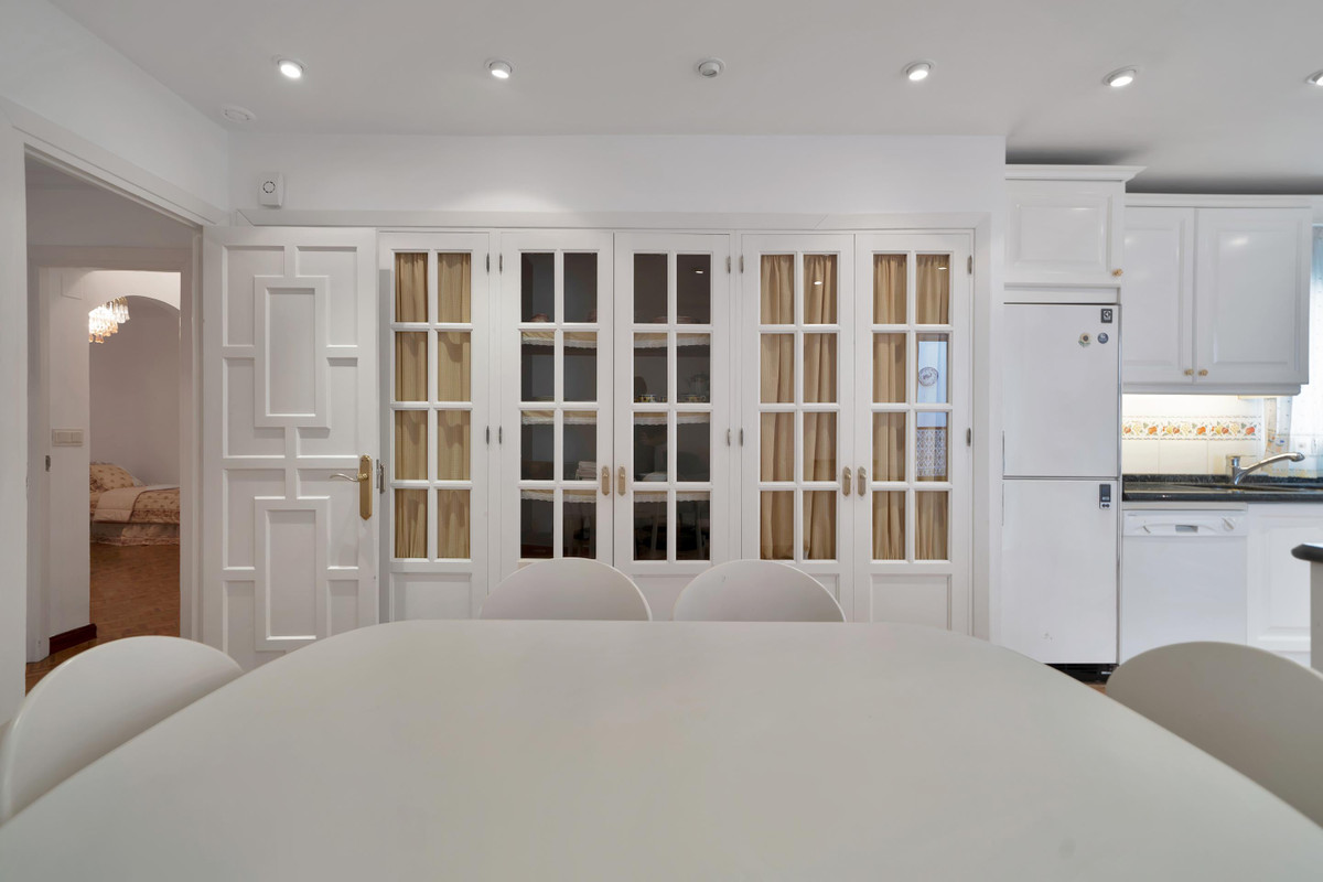 3 Bed Apartment for sale in Marbella Costa Del Sol, Málaga, Spain