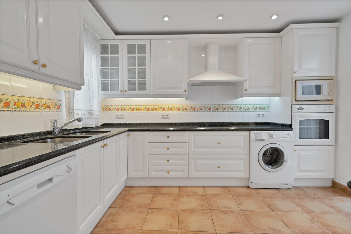3 Bed Apartment for sale in Marbella Costa Del Sol, Málaga, Spain