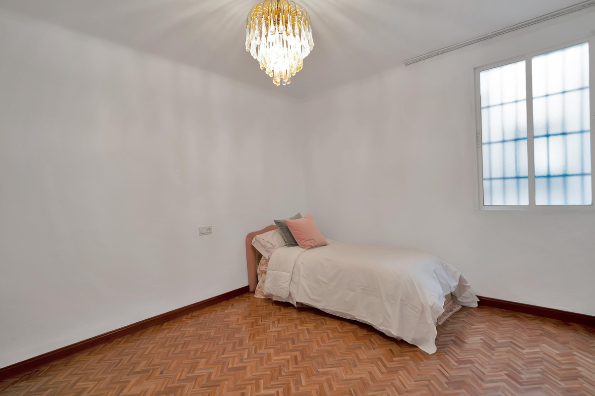 3 Bed Apartment for sale in Marbella Costa Del Sol, Málaga, Spain