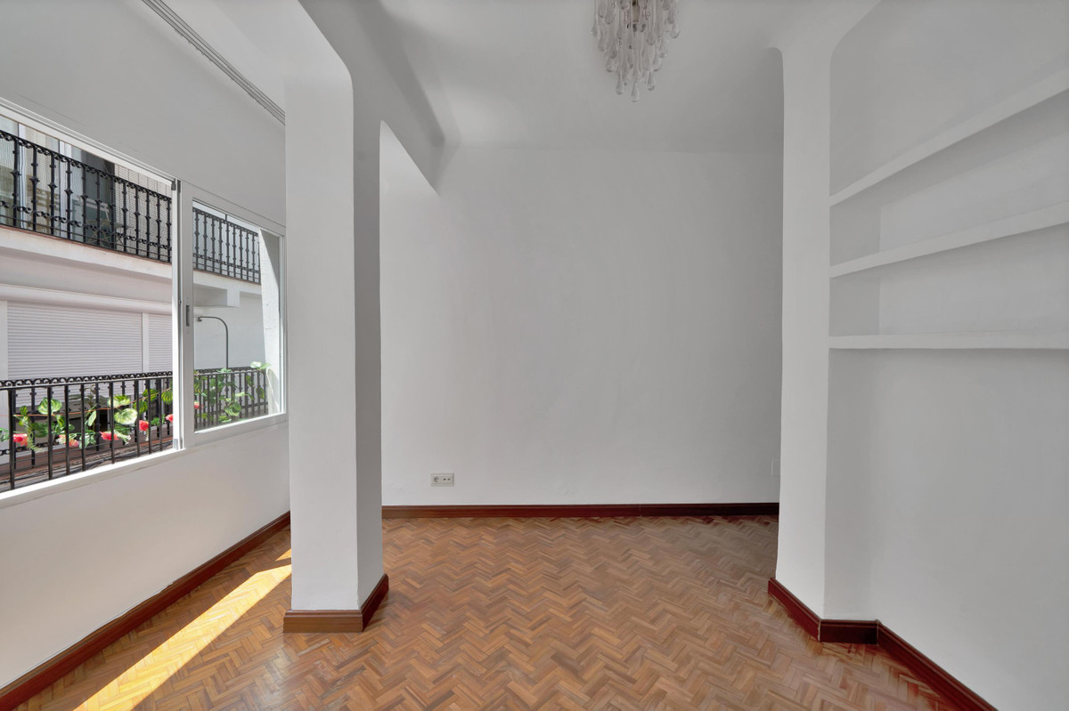 3 Bed Apartment for sale in Marbella Costa Del Sol, Málaga, Spain