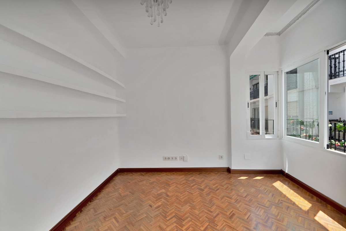 3 Bed Apartment for sale in Marbella Costa Del Sol, Málaga, Spain