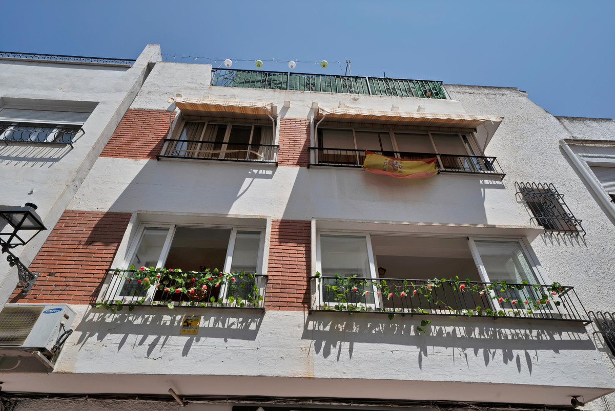 3 Bed Apartment for sale in Marbella Costa Del Sol, Málaga, Spain