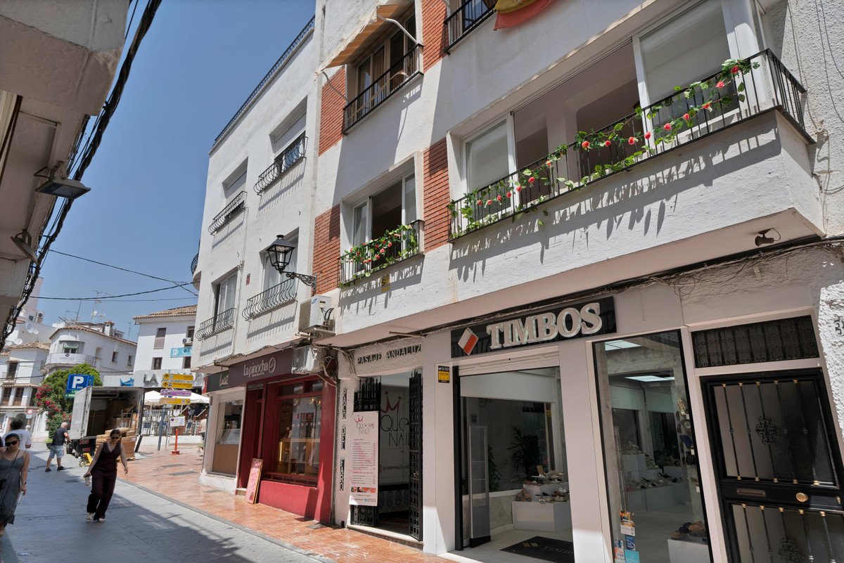 3 Bed Apartment for sale in Marbella Costa Del Sol, Málaga, Spain