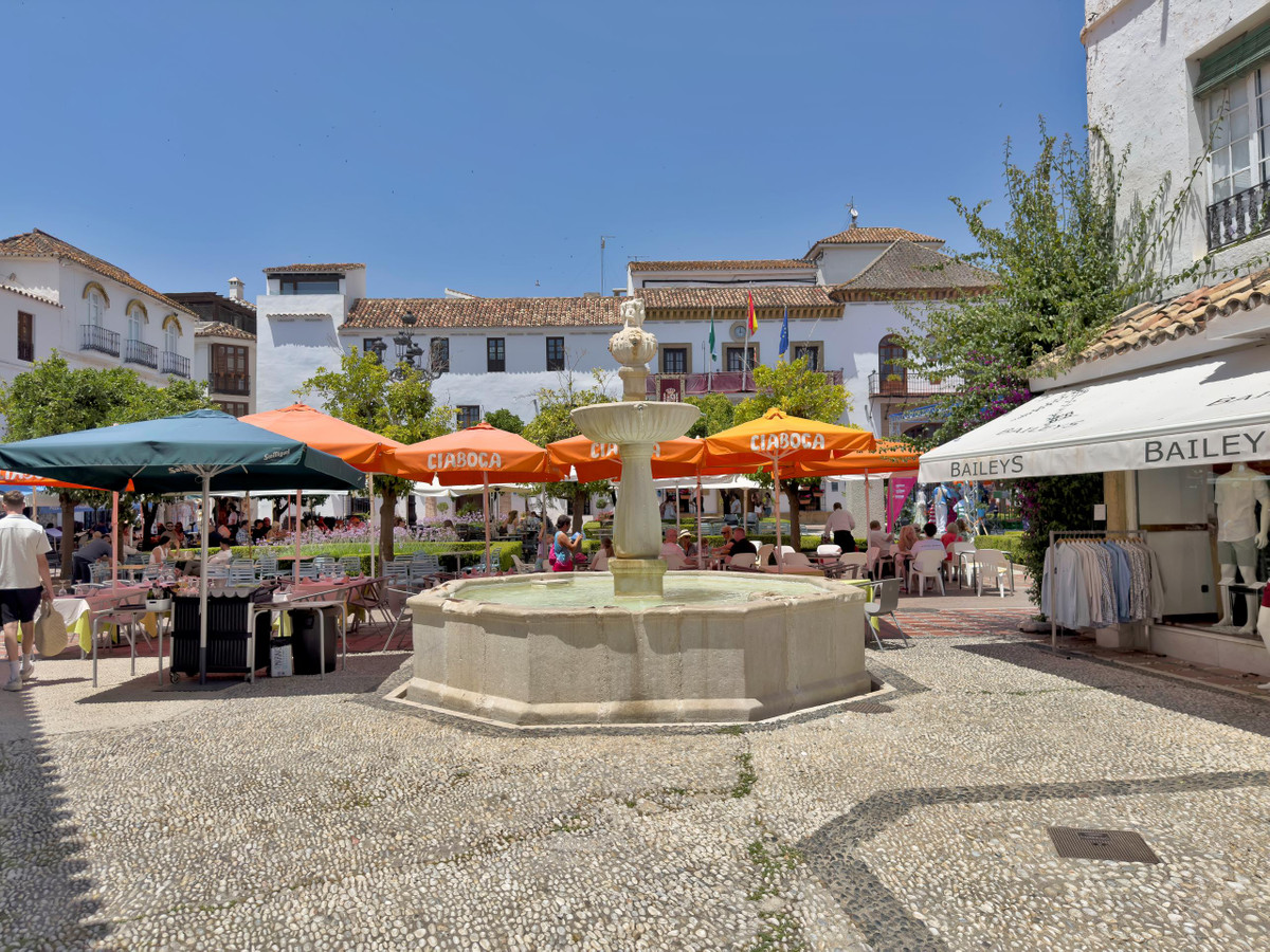 3 Bed Apartment for sale in Marbella Costa Del Sol, Málaga, Spain
