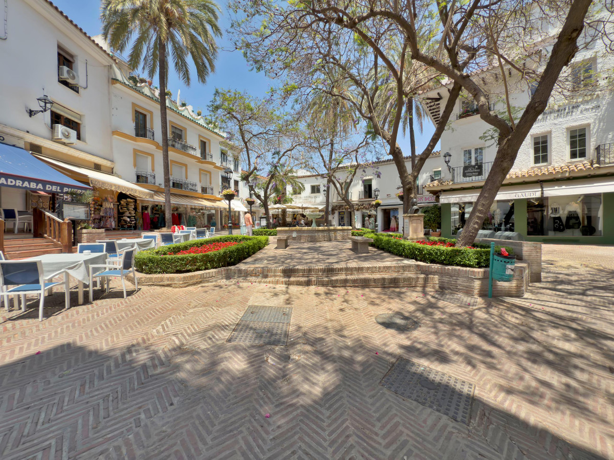3 Bed Apartment for sale in Marbella Costa Del Sol, Málaga, Spain