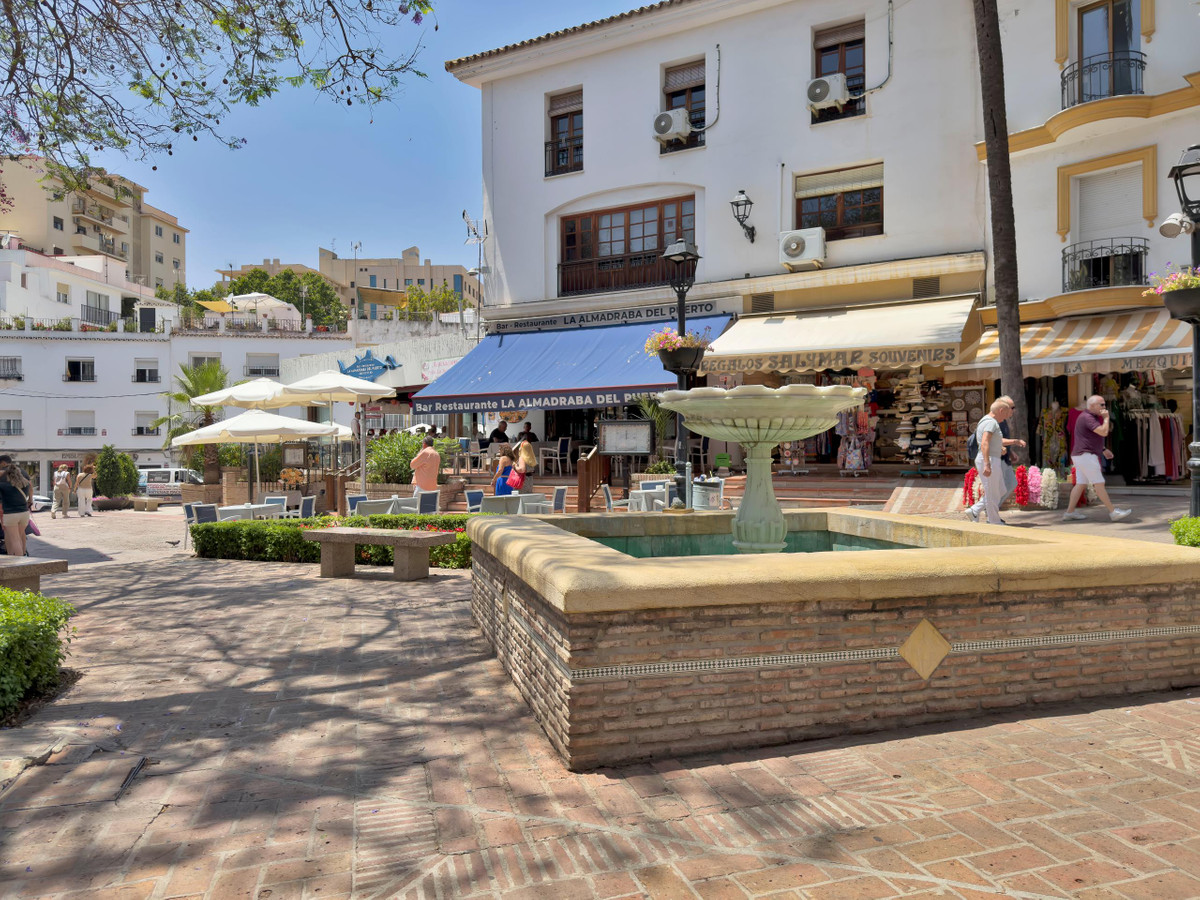 3 Bed Apartment for sale in Marbella Costa Del Sol, Málaga, Spain