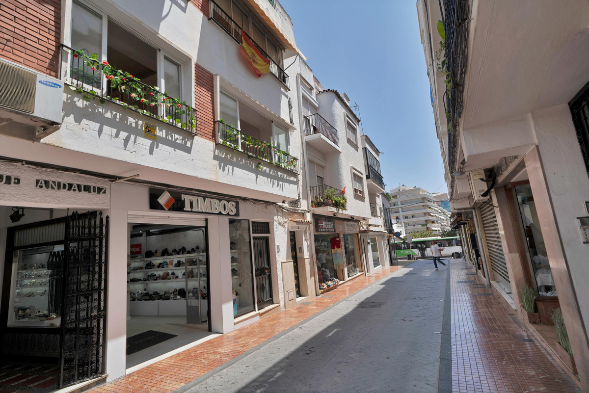 3 Bed Apartment for sale in Marbella Costa Del Sol, Málaga, Spain