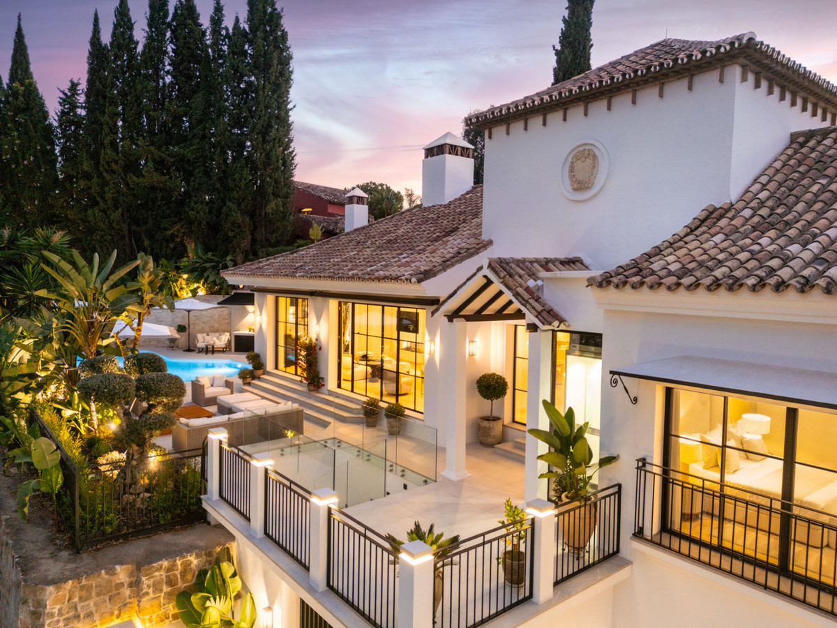 5 Bed Townhouse for sale in Benahavís Costa Del Sol, Málaga, Spain