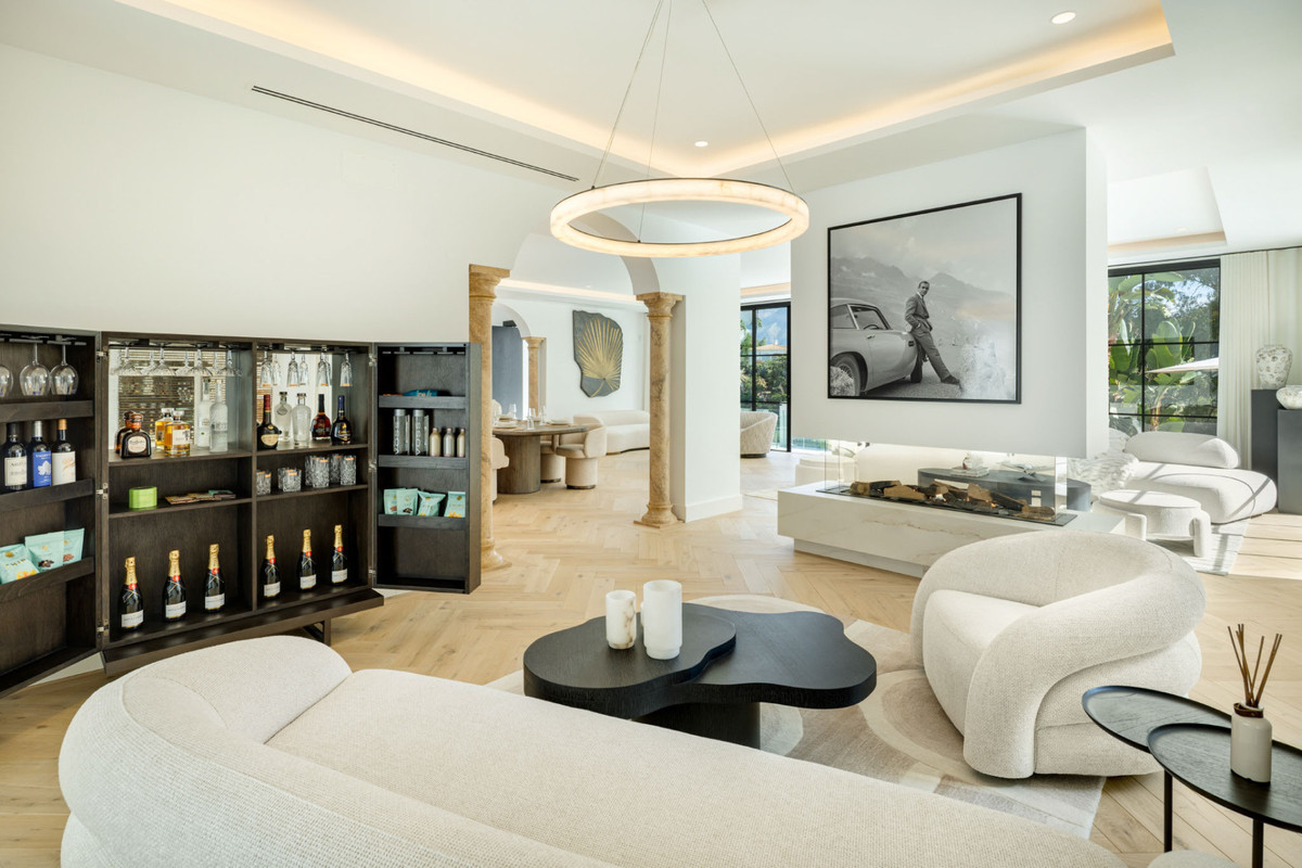 5 Bed Townhouse for sale in Benahavís Costa Del Sol, Málaga, Spain