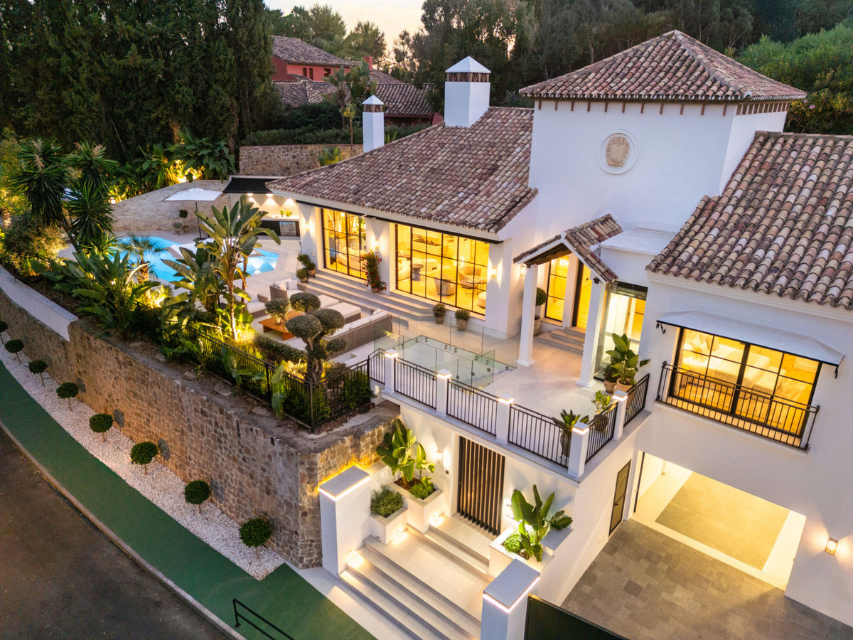 5 Bed Townhouse for sale in Benahavís Costa Del Sol, Málaga, Spain