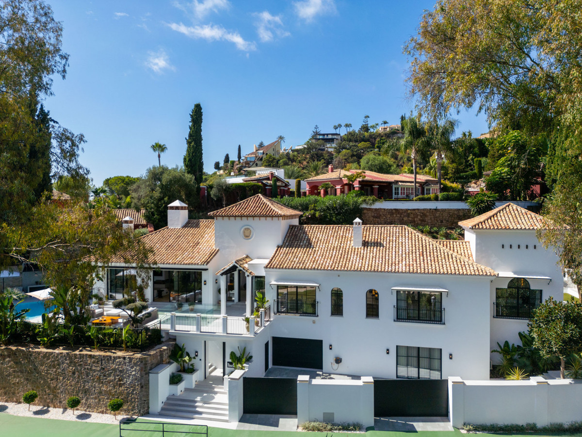 5 Bed Townhouse for sale in Benahavís Costa Del Sol, Málaga, Spain