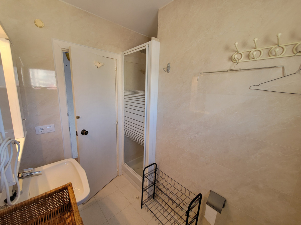 Se vende Apartamento Planta Media de 3 dormitorios en Costa Blanca, Alicante, España