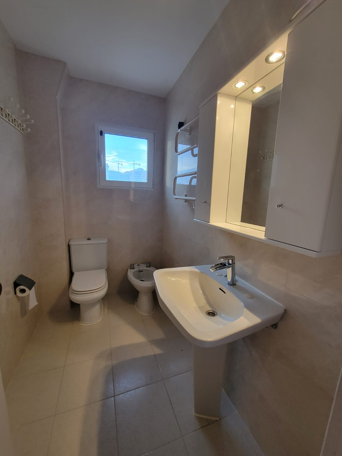 Se vende Apartamento Planta Media de 3 dormitorios en Costa Blanca, Alicante, España