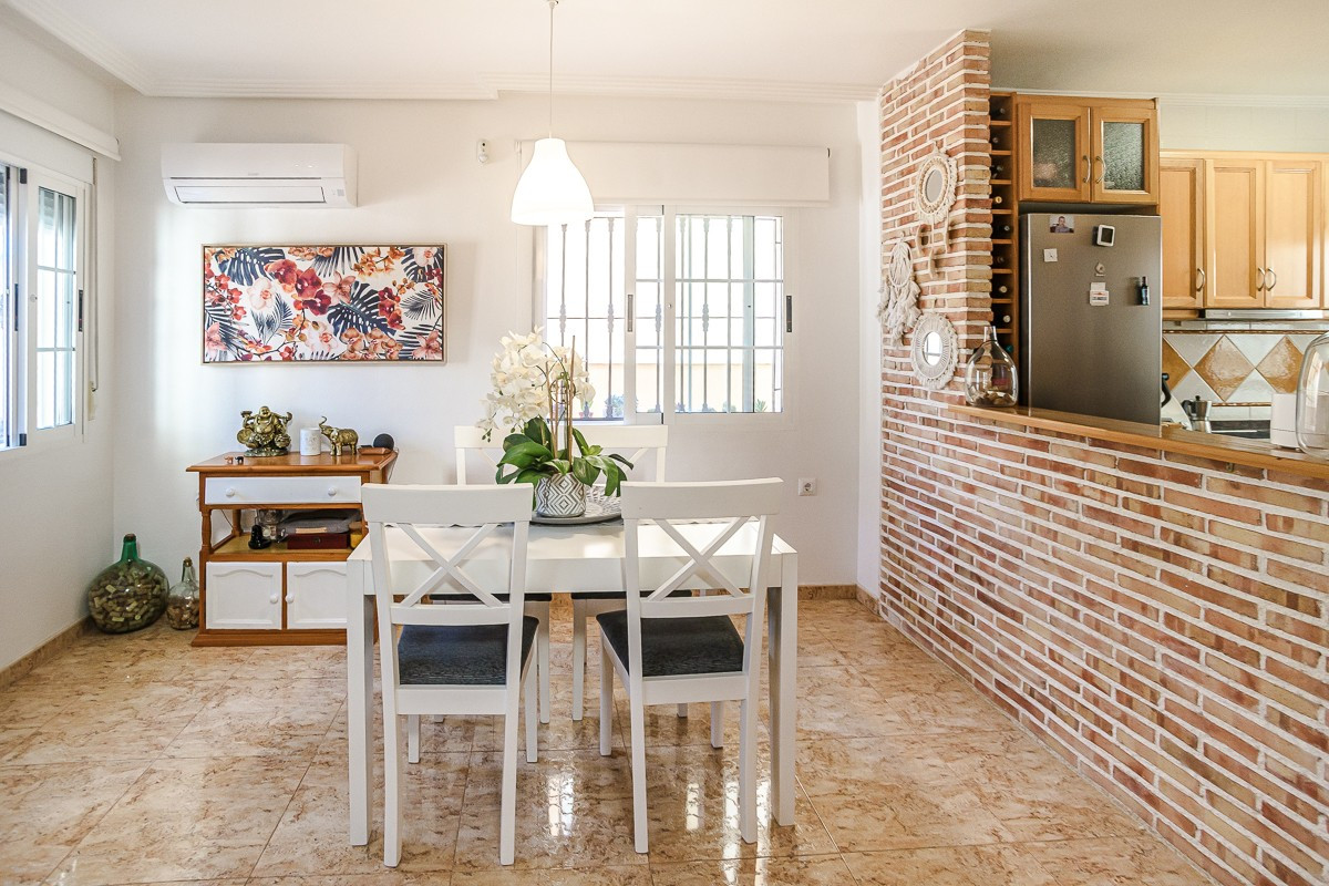 Se vende Villa - Chalet de 2 dormitorios en Costa Blanca, Alicante, España