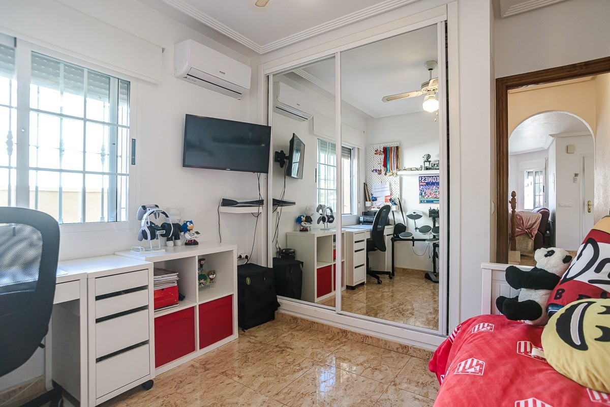 Se vende Villa - Chalet de 2 dormitorios en Costa Blanca, Alicante, España