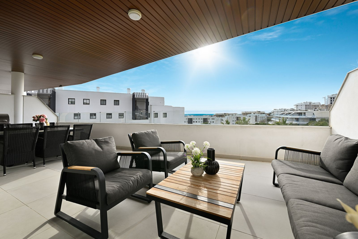 2 Bed Apartment for sale in Fuengirola Costa Del Sol, Málaga, Spain
