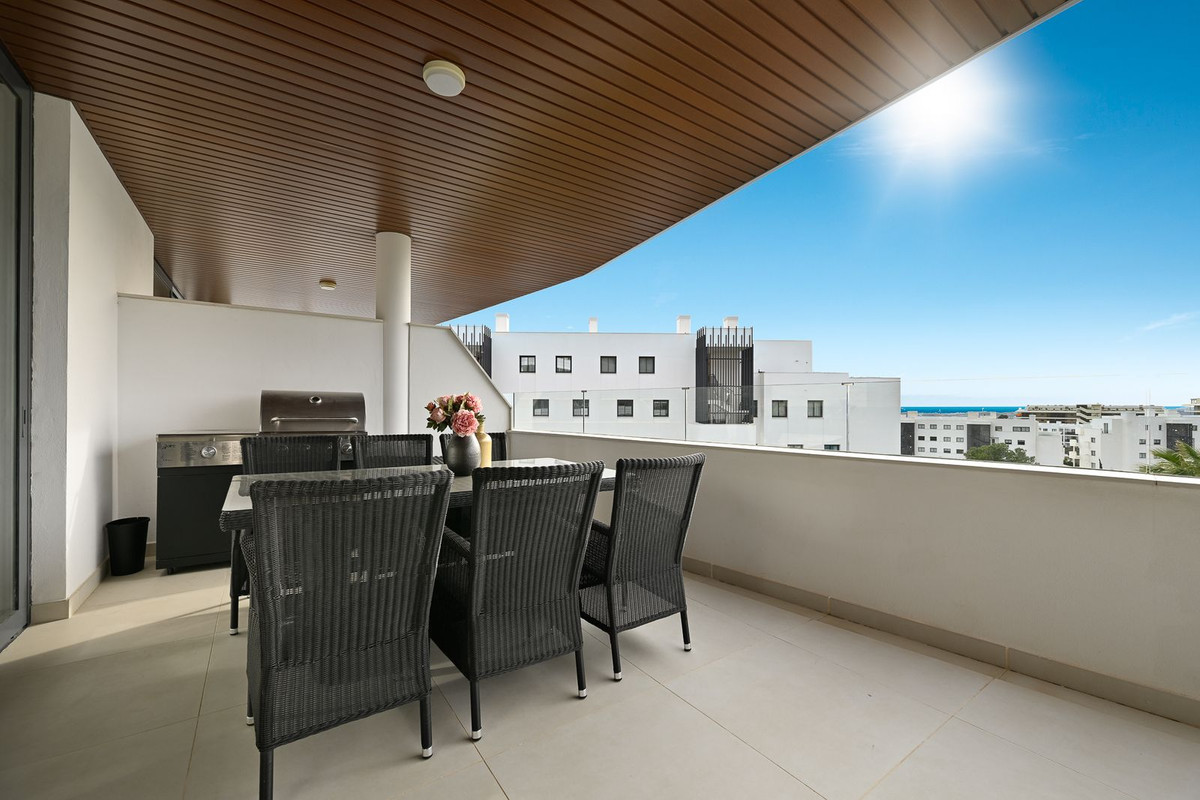 2 Bed Apartment for sale in Fuengirola Costa Del Sol, Málaga, Spain