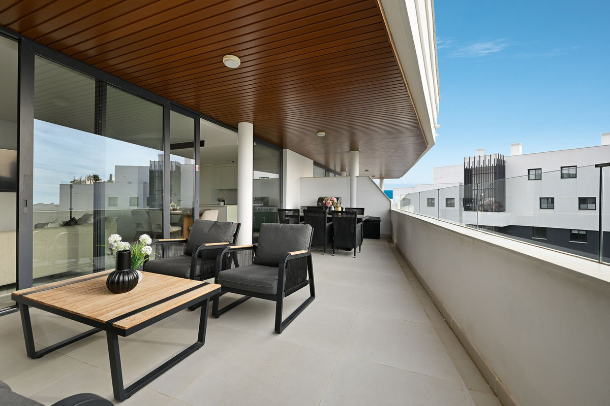 2 Bed Apartment for sale in Fuengirola Costa Del Sol, Málaga, Spain