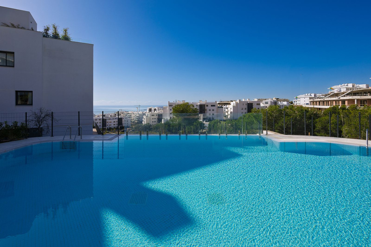 2 Bed Apartment for sale in Fuengirola Costa Del Sol, Málaga, Spain