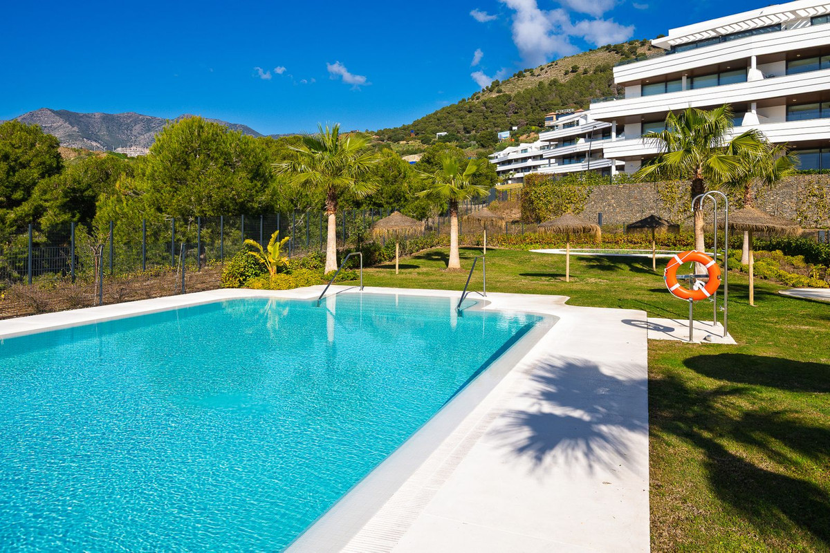 2 Bed Apartment for sale in Fuengirola Costa Del Sol, Málaga, Spain