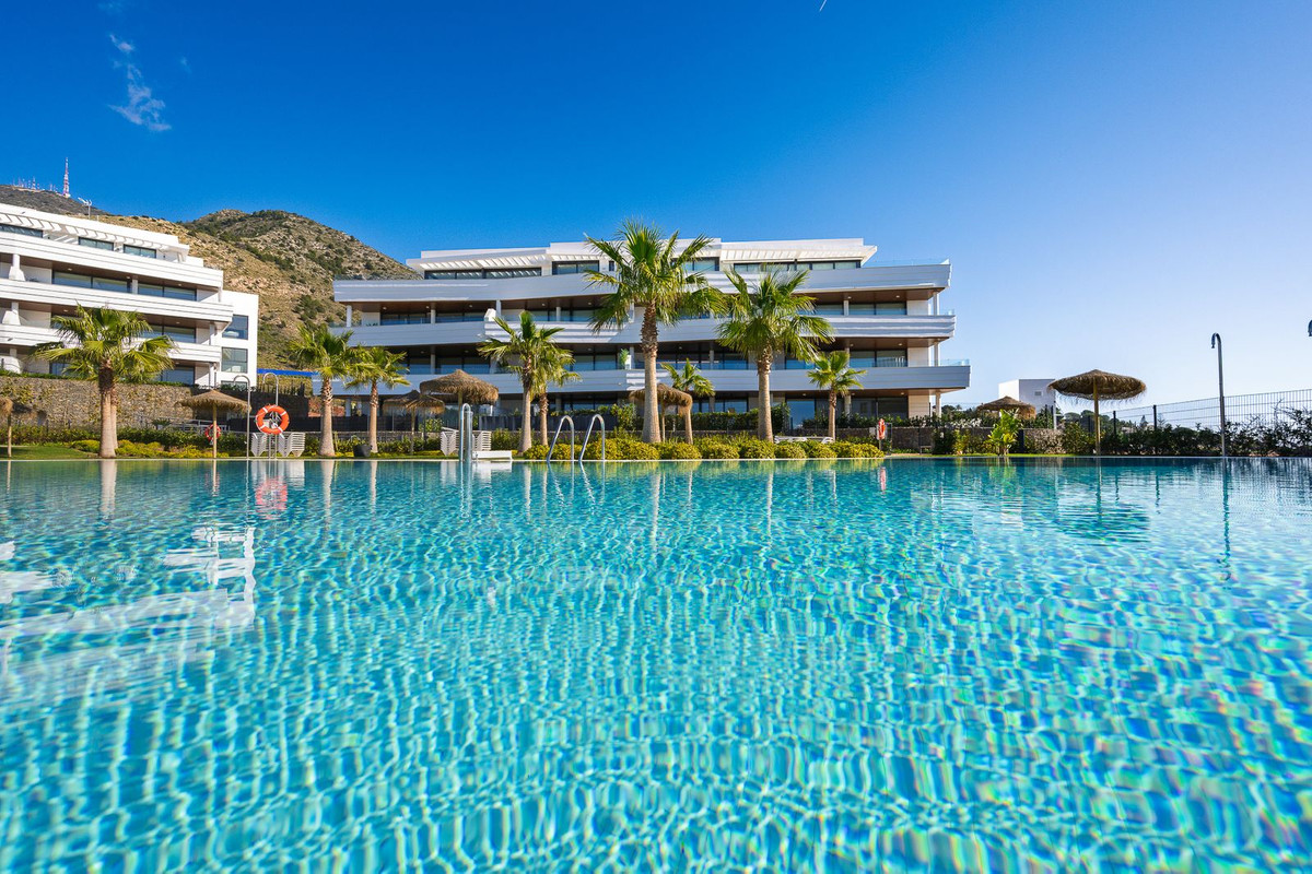2 Bed Apartment for sale in Fuengirola Costa Del Sol, Málaga, Spain